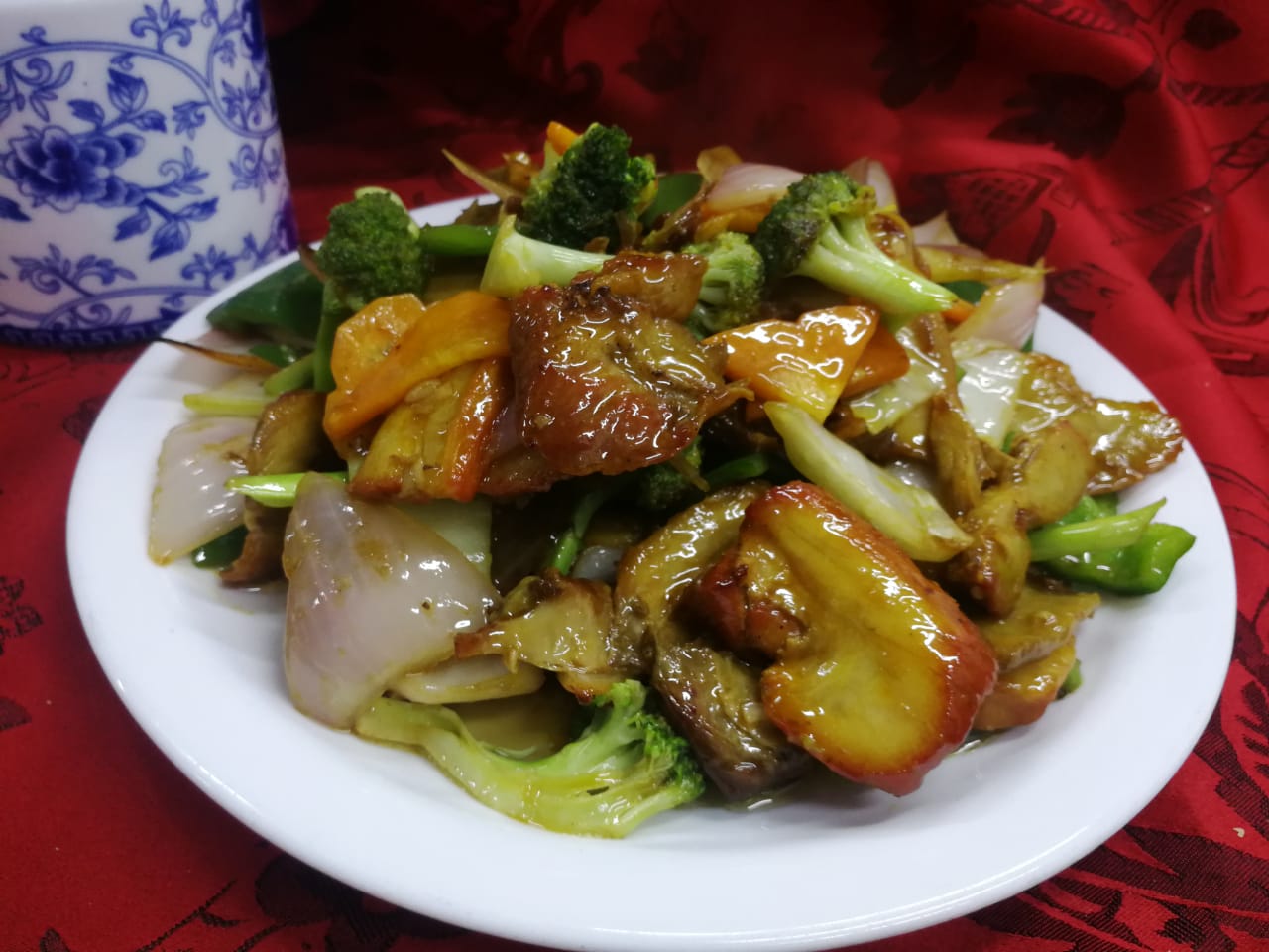 Chancho asado con verduras